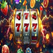 Pengguna dewasa membuka batik777 di ponsel